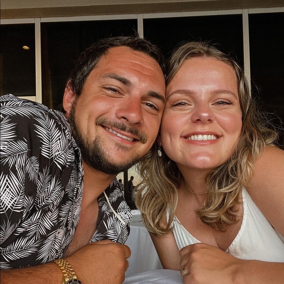 Meet Your Posher, Amanda! - Picture 2 of 2